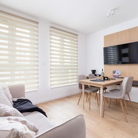 City Studio With Ac Czarnowiejska By Renters Cracovia Exterior foto