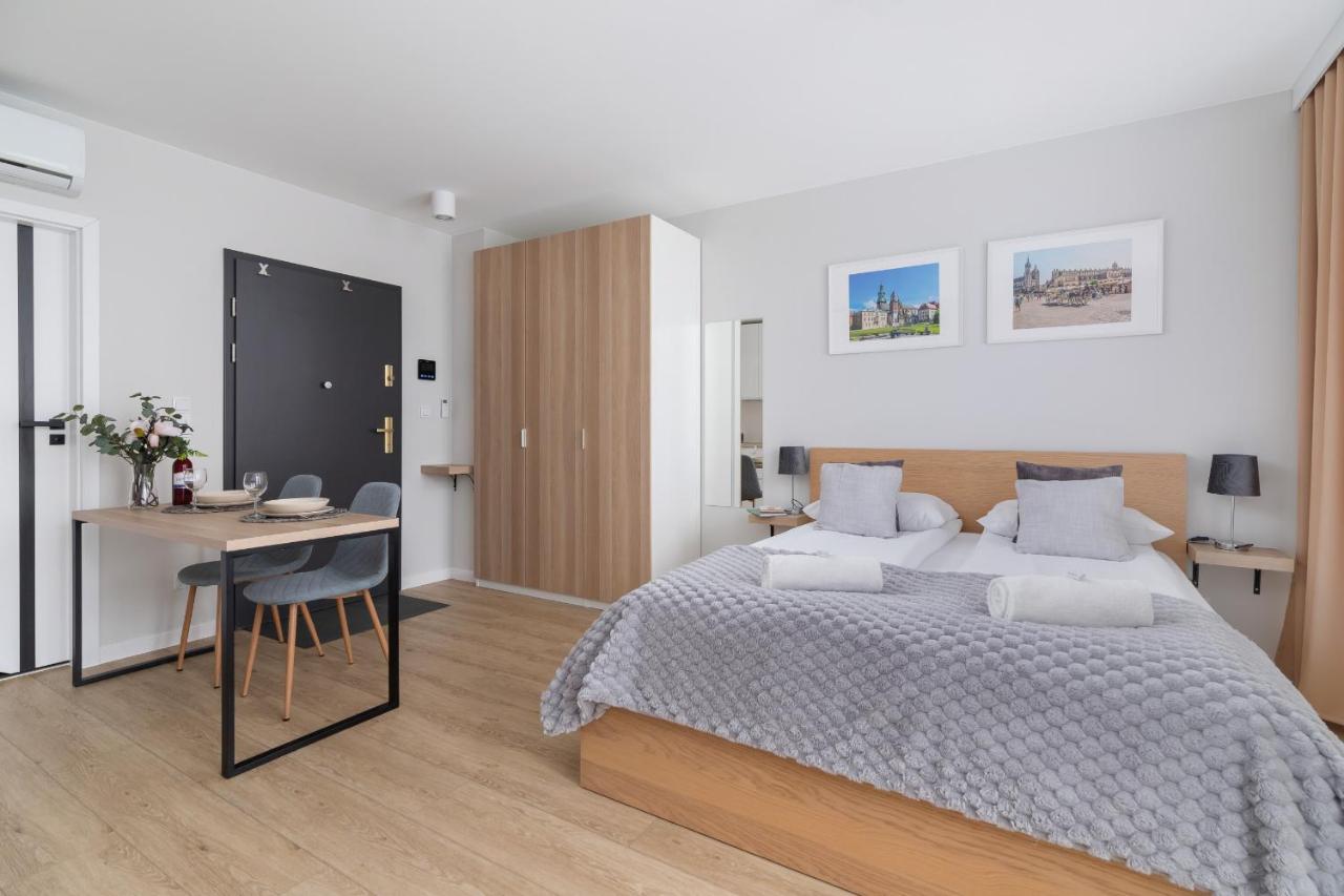 City Studio With Ac Czarnowiejska By Renters Cracovia Exterior foto