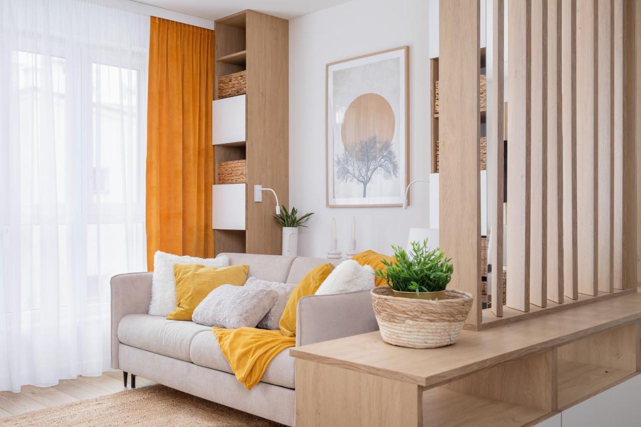 City Studio With Ac Czarnowiejska By Renters Cracovia Exterior foto