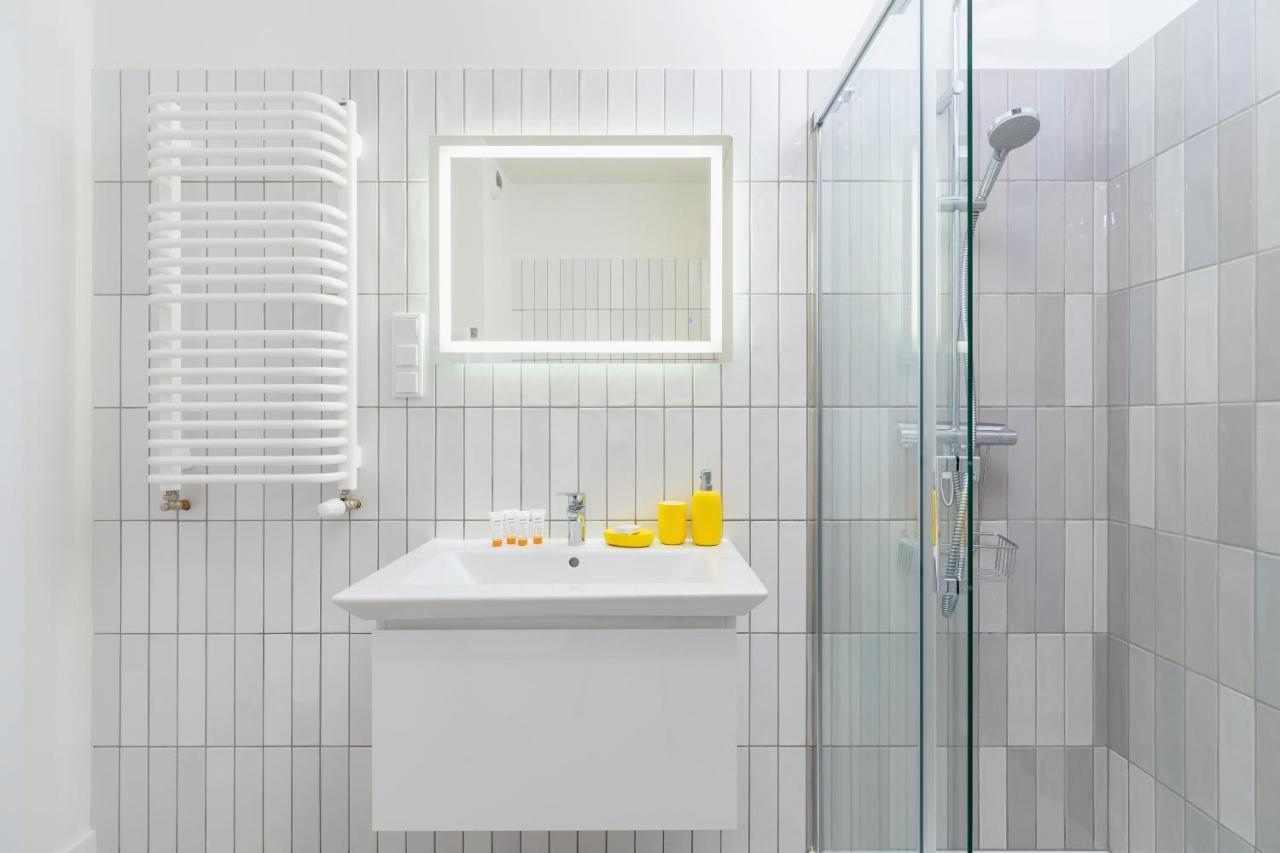 City Studio With Ac Czarnowiejska By Renters Cracovia Exterior foto