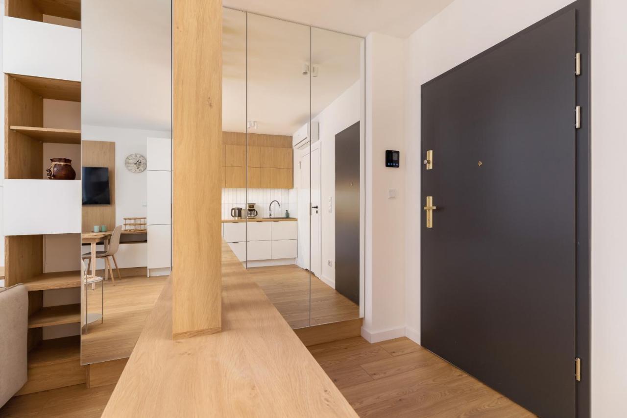 City Studio With Ac Czarnowiejska By Renters Cracovia Exterior foto