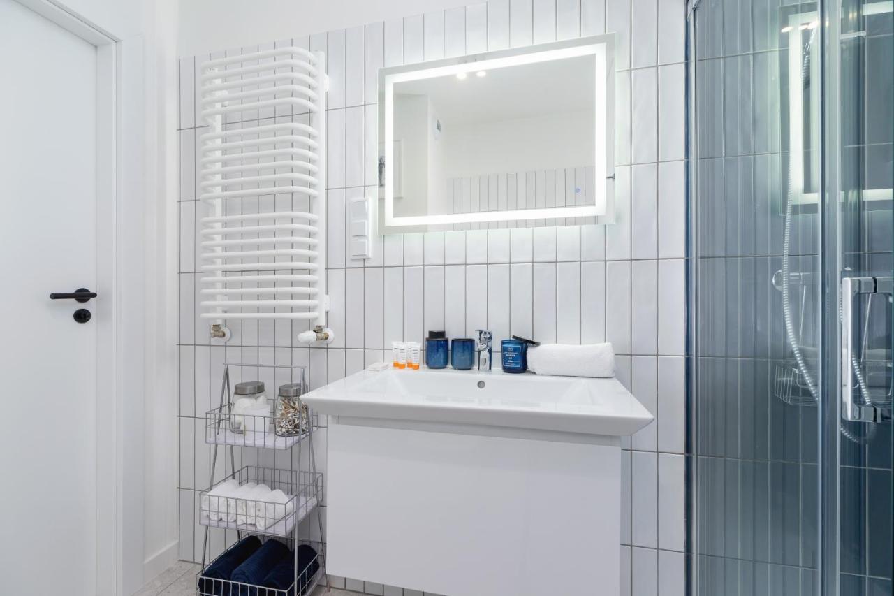 City Studio With Ac Czarnowiejska By Renters Cracovia Exterior foto
