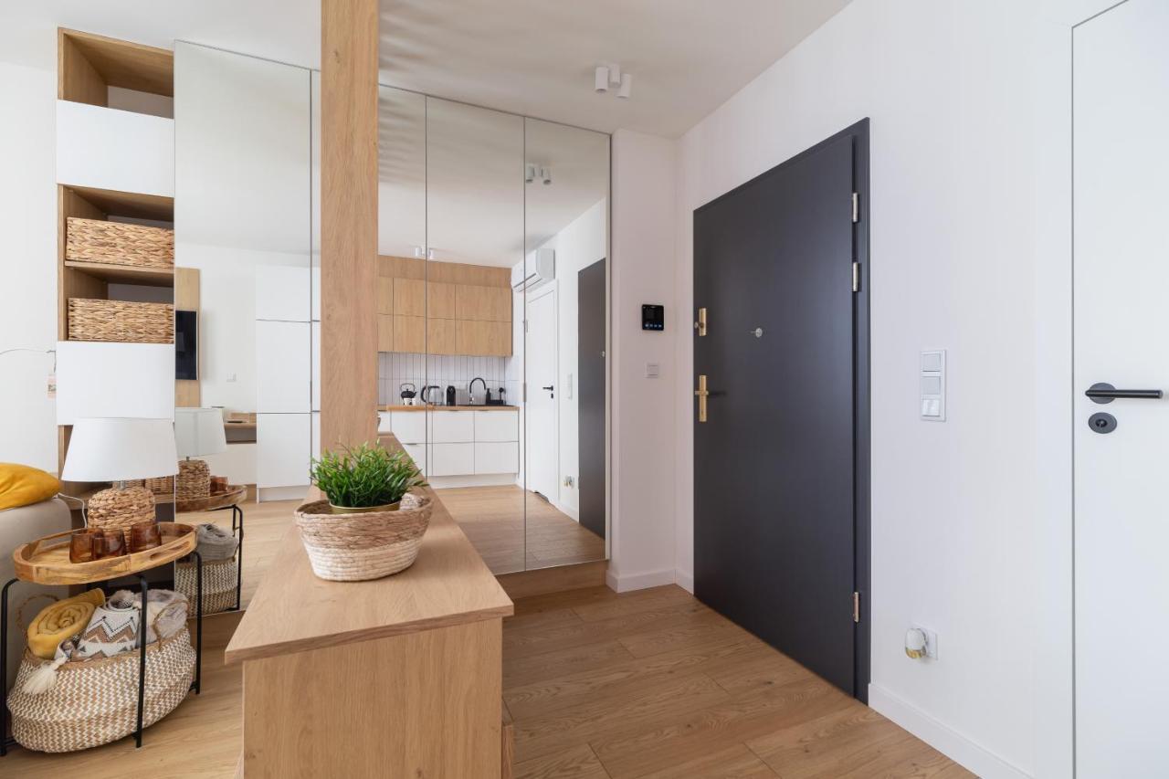 City Studio With Ac Czarnowiejska By Renters Cracovia Exterior foto